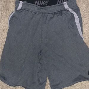 Men’s Nike shorts (medium)